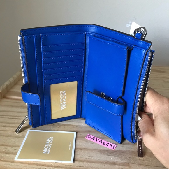 Michael Kors wallet🎈🎈 - Picture 4 of 7